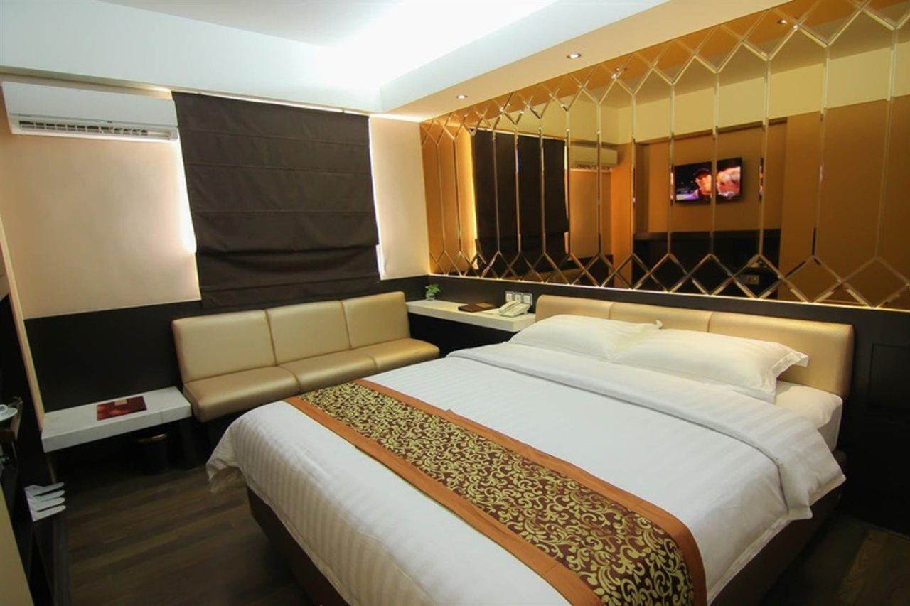 Favor Hotel Makassar City Center By Life Екстер'єр фото