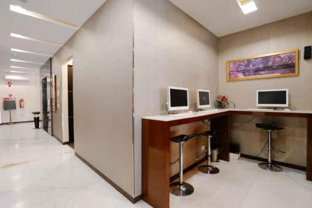 Favor Hotel Makassar City Center By Life Екстер'єр фото