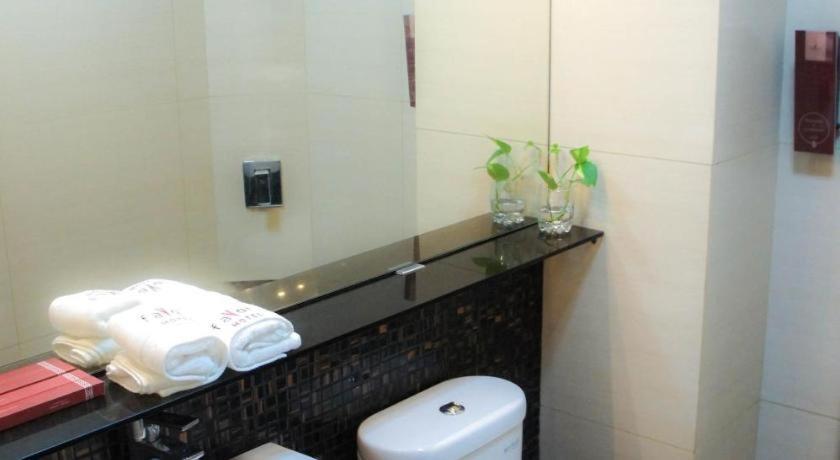 Favor Hotel Makassar City Center By Life Екстер'єр фото