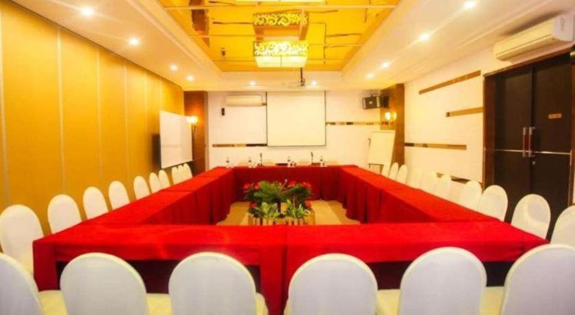 Favor Hotel Makassar City Center By Life Екстер'єр фото