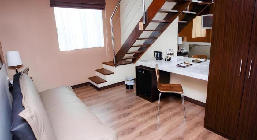 Favor Hotel Makassar City Center By Life Екстер'єр фото
