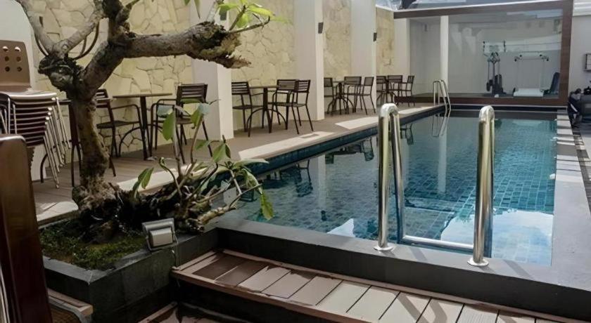 Favor Hotel Makassar City Center By Life Екстер'єр фото