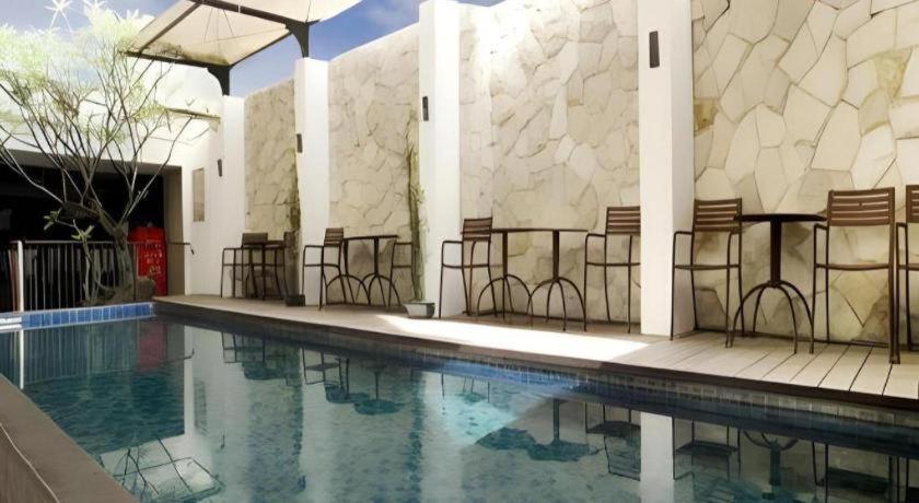 Favor Hotel Makassar City Center By Life Екстер'єр фото