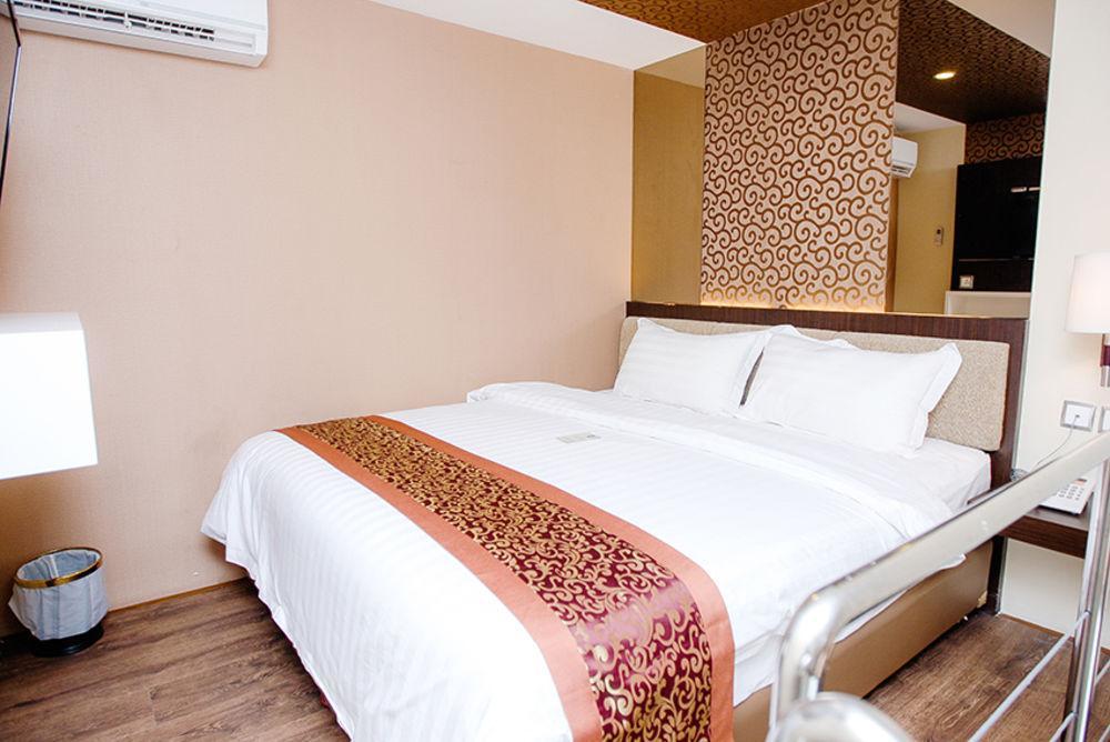 Favor Hotel Makassar City Center By Life Екстер'єр фото