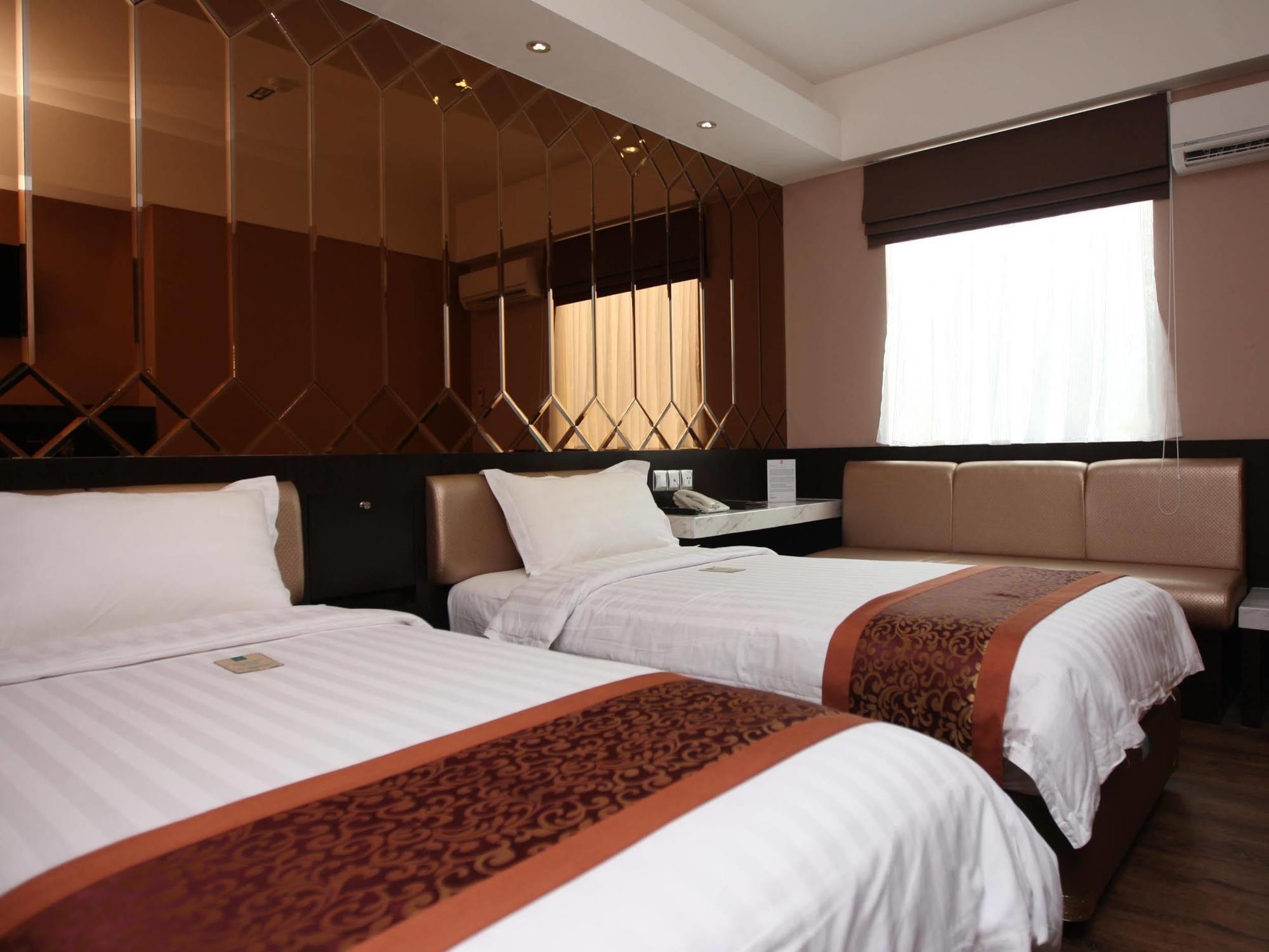 Favor Hotel Makassar City Center By Life Екстер'єр фото